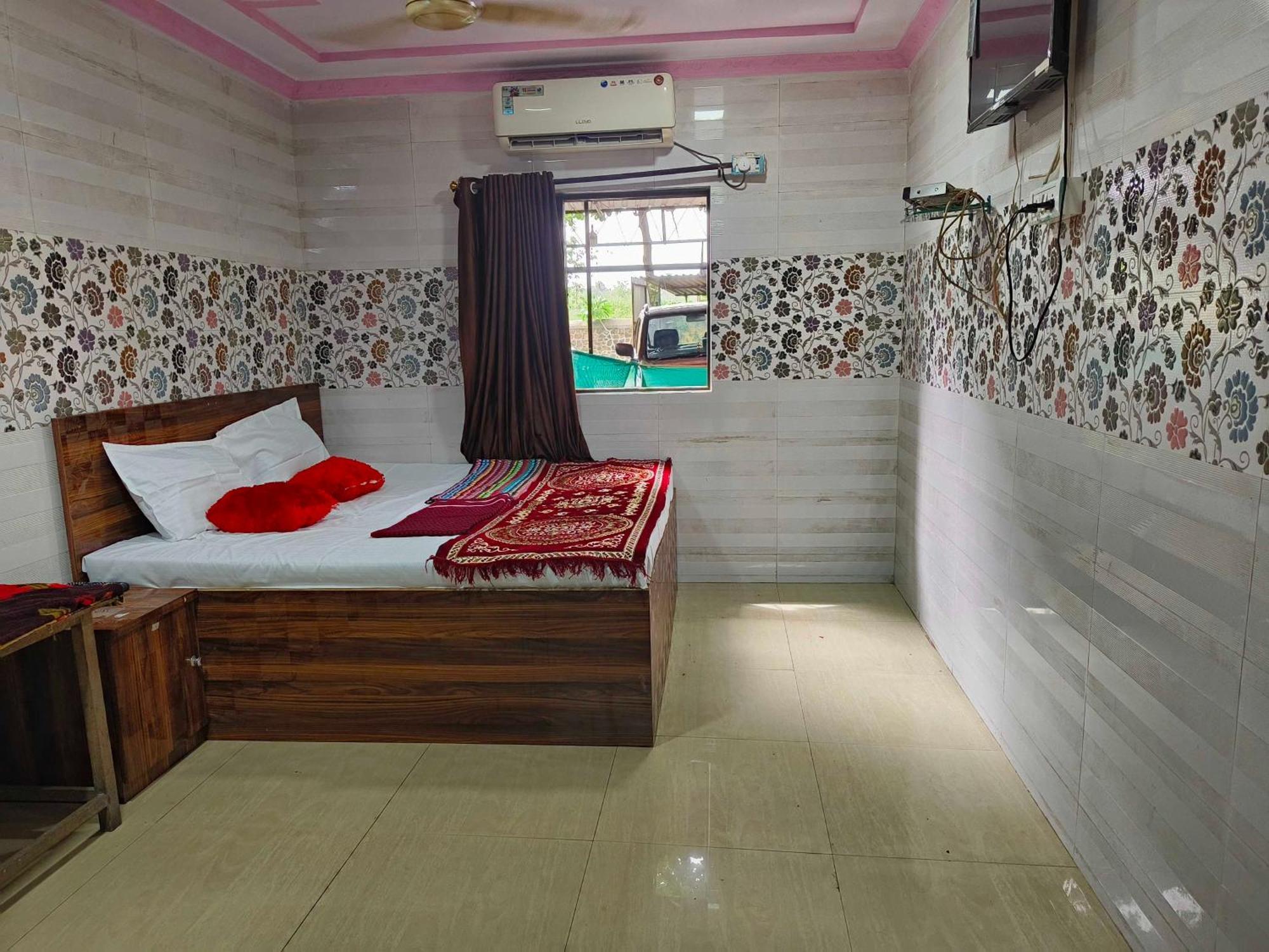 Hotel O Sai Palace Mumbai Bagian luar foto